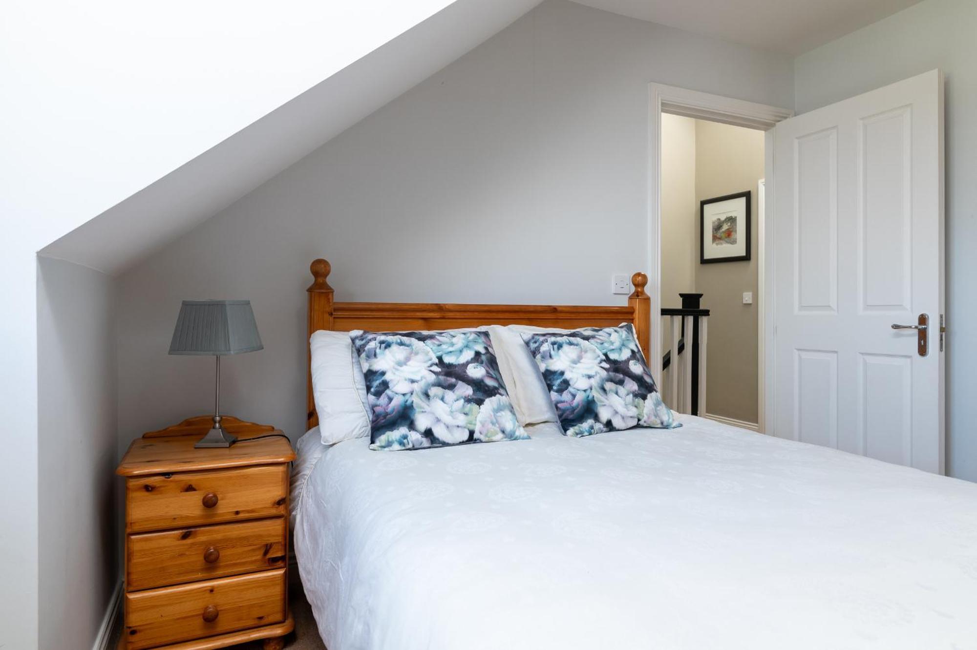 Shannonside - Stylish 5 Bed Marina Home & 40Ft Mooring Termonbarry Exterior photo
