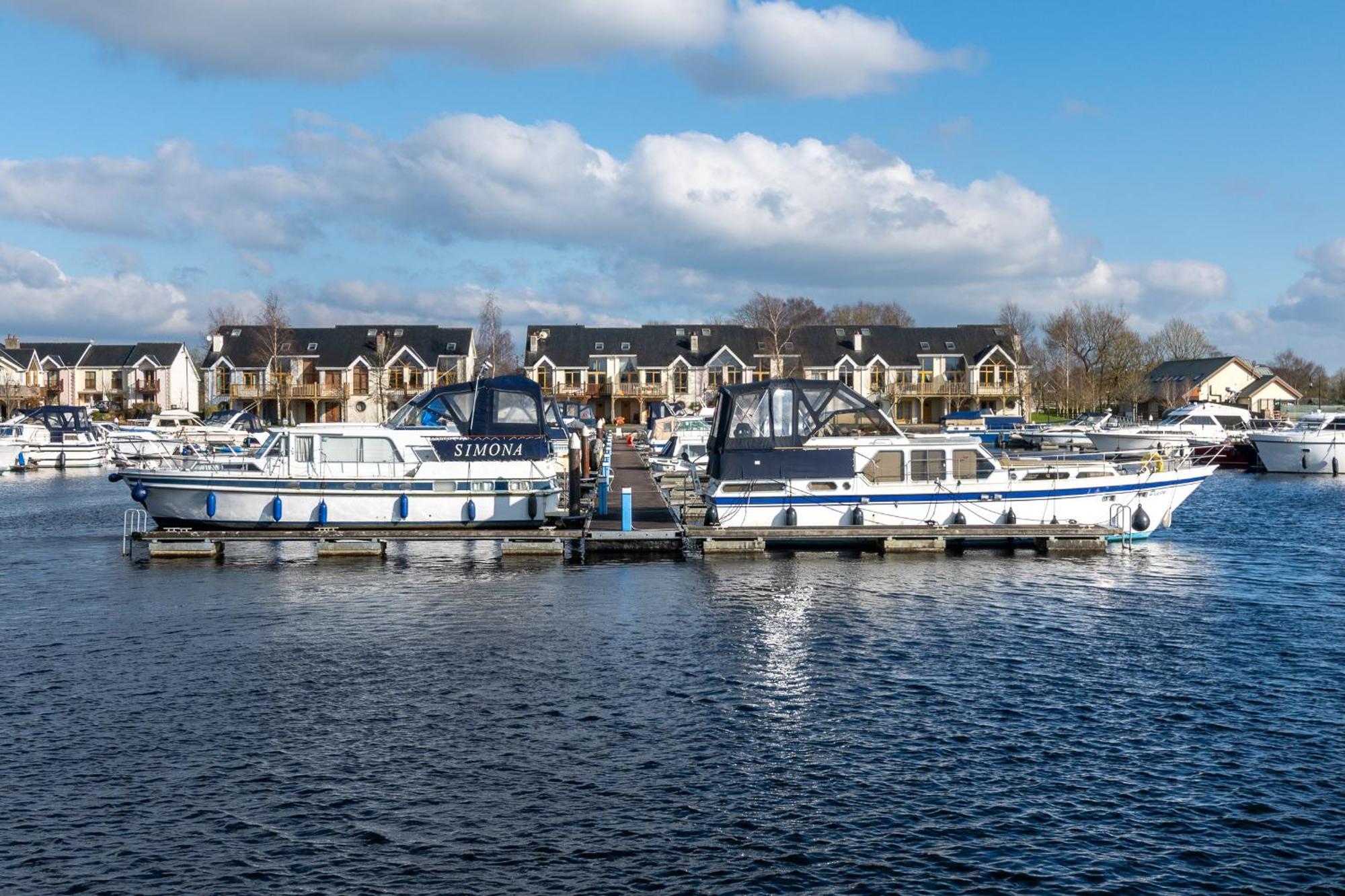 Shannonside - Stylish 5 Bed Marina Home & 40Ft Mooring Termonbarry Exterior photo